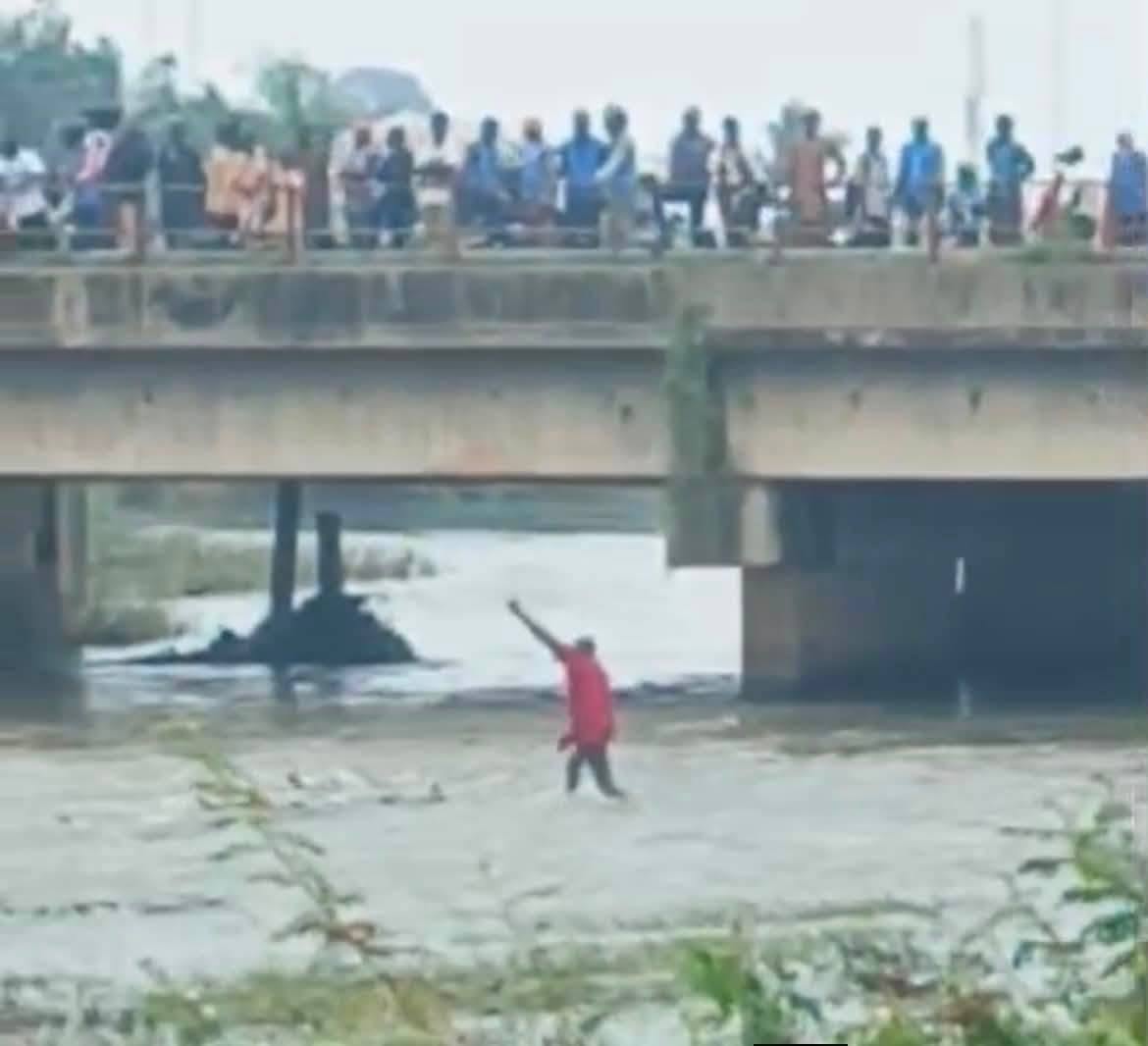 Man drowns while trying to rescue his apprentice who jumped into a river during a heated argument over N2000